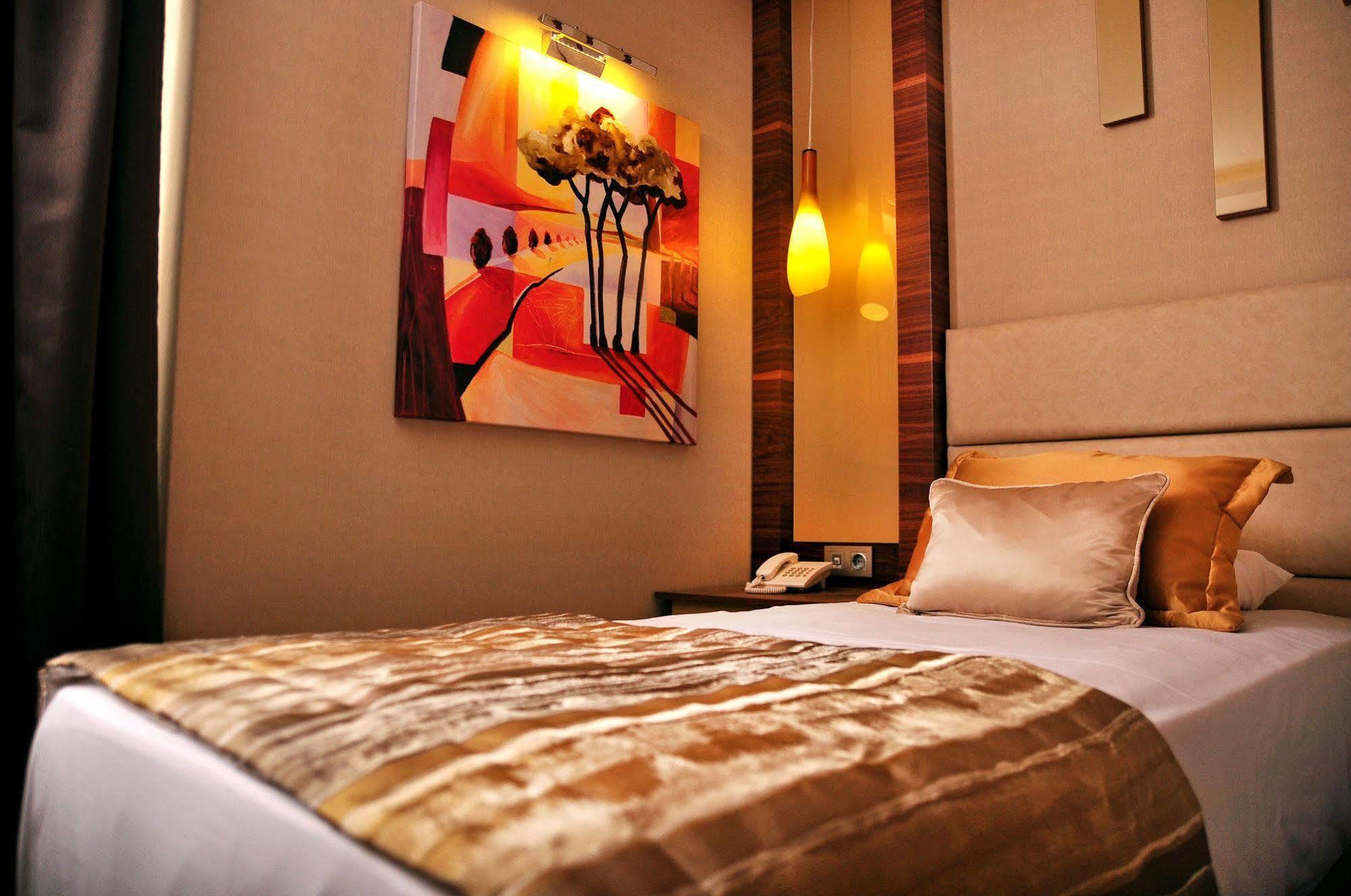 Avin Hotel イズミル エクステリア 写真