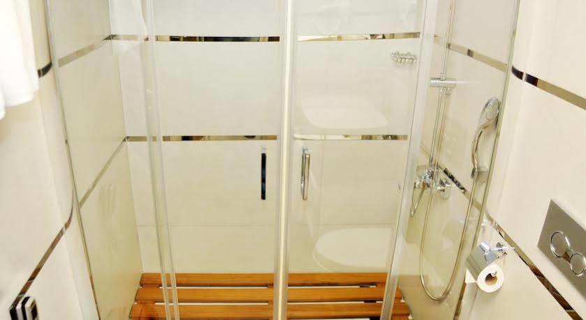 Avin Hotel イズミル エクステリア 写真